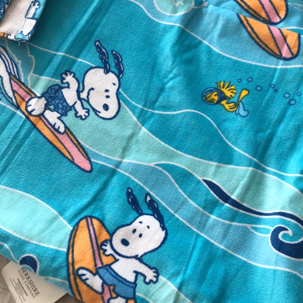 Peanuts Snoopy Surf BEACH Towel - Picture 4 of 9